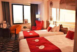 Отель Mercure Bucharest Unirii Бухарест Улучшенный двухместный номер с 2 отдельными кроватями-1